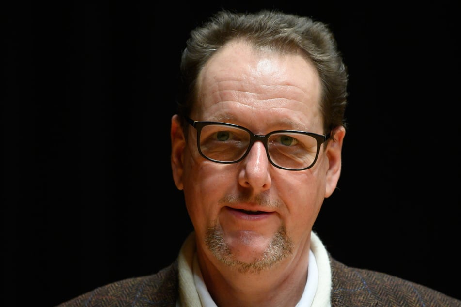 Intendant Peter Theiler (64).