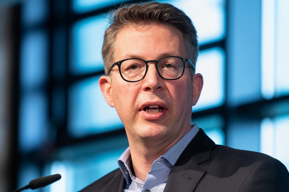 Verantwortungslos! CSU-Generalsekretär Markus Blume (46) hat die Freien Wähler in Bayern beim Thema Corona-Notbremse wegen kritisiert.