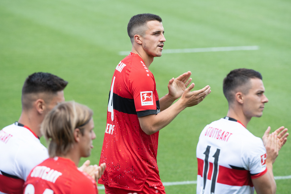 Marc Oliver Kempf (26, 2.v.r.) könnte nach seinem Wechsel vom VfB Stuttgart zu Hertha BSC der neue Abwehrchef in Berlin werden.