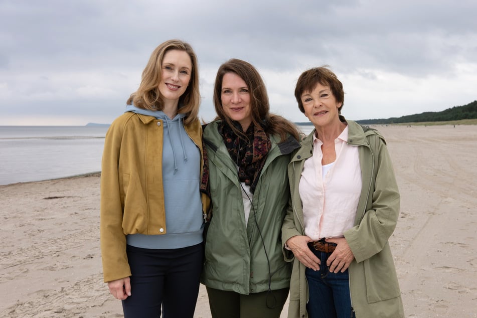 In der ARD-Serie "Usedom-Krimi" spielt Katrin Sass (r.) die ehemalige Staatsanwältin Karin Lossow.