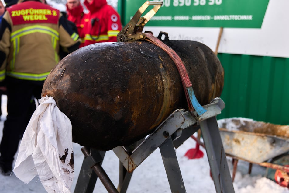 In Wedel wurde am Sonntag eine 250 Kilogramm schwere Fliegerbombe aus dem Zweiten Weltkrieg erfolgreich entschärft.