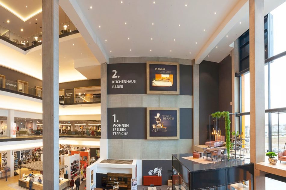 Mit den Top-Deals von Möbel Ehrmann kann beim verkaufsoffenen Sonntag (3.5.) richtig gespart werden.