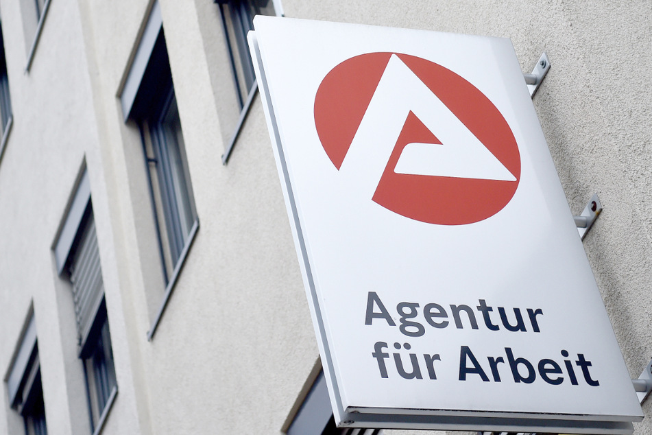 Die Arbeitslosigkeit ist in Bayern im Juli weiter zurückgegangen, obwohl das in diesem Monat eigentlich unüblich ist. (Symbolbild)