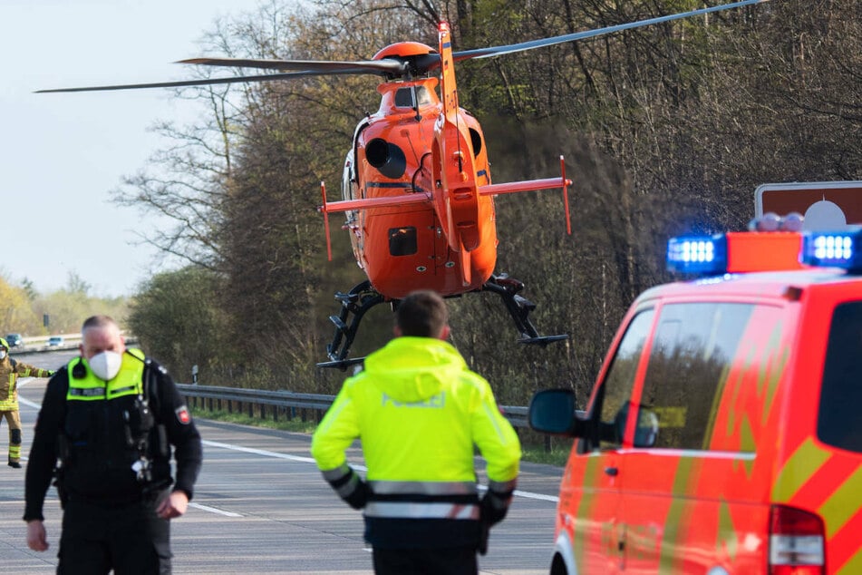 Am Mittwochabend ist ein 40-jähriger Hyundai-Fahrer bei einem Verkehrsunfall auf der A24 schwer verletzt worden, nachdem er in die Leitplanke geschleudert ist. (Symbolfoto)