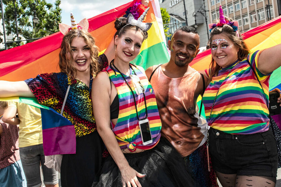 Es Wird Wieder Bunt In Berlin Christopher Street Day Mit 20 000 Menschen Genehmigt Tag24