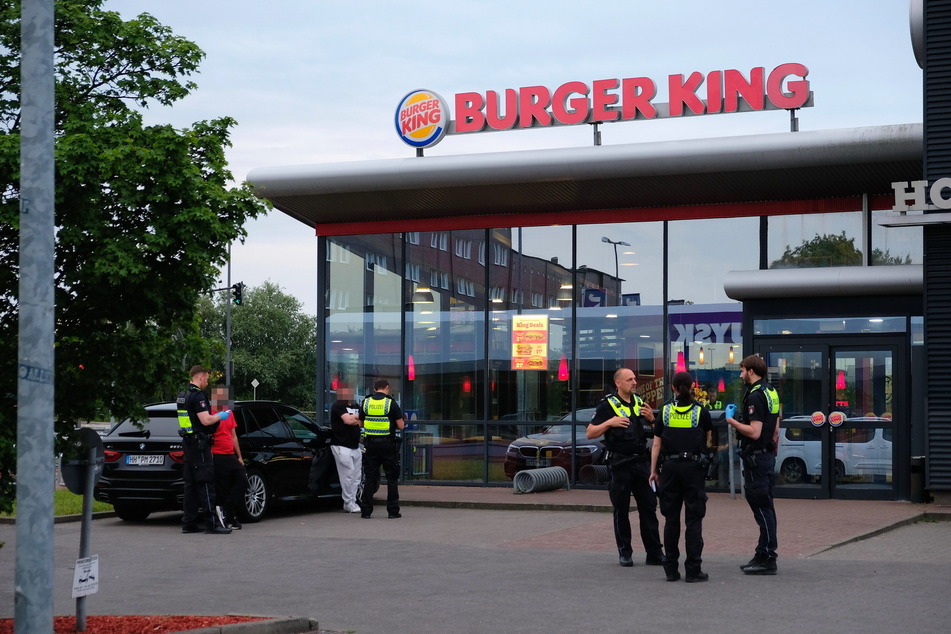 Schüsse bei Burger King: Teenager feuert bei Schlägerei auf Personal