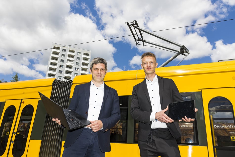Gassel (l.) und Centerleiter Fahrdienst Alexander Koch (42) hoffen mit "COSEL" eine Menge Energie sparen zu können.