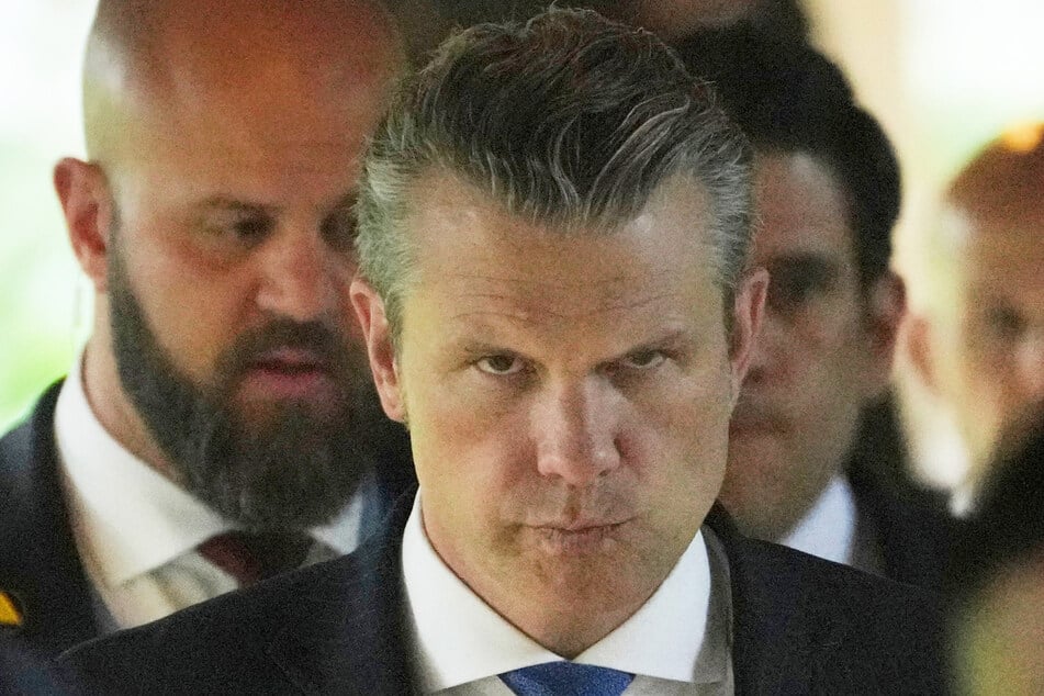 Er nennt sich selbst Kriegsminister und will wohl auch Krieg führen: US-Verteidigungsminister Pete Hegseth (45).