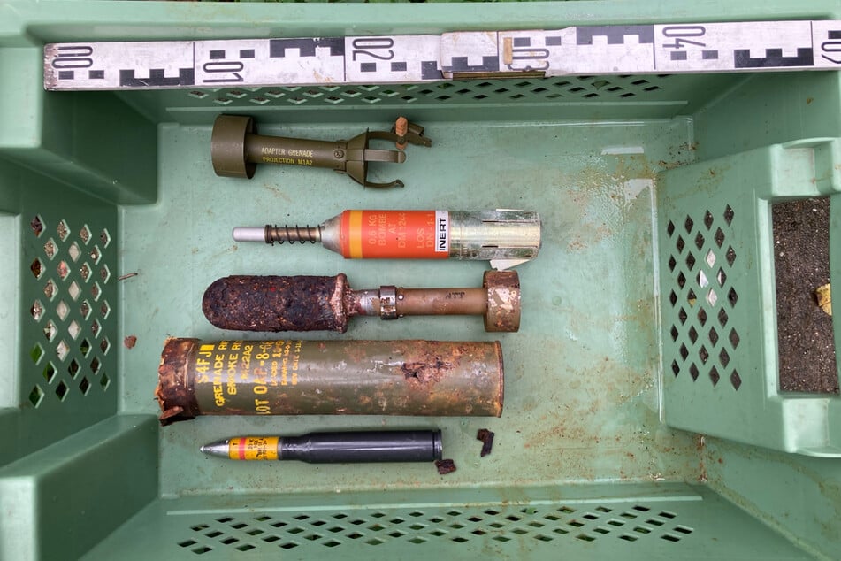 Rund 300 Waffen fanden die Beamten in dem Einfamilienhaus.