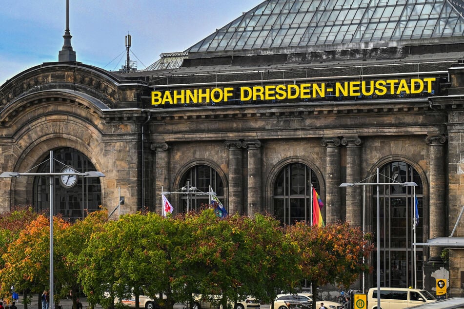 Dresden: Aggro-Schwarzfahrerin gefesselt und aus Zug geschmissen