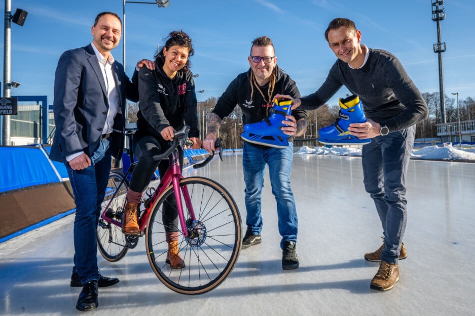 Bringen Eis- und Radsport zusammen (v.l.): Pierre Seidel von Niles Simmons Hegenscheid, Manja Seemann vom EPR, Kai Winkler und EFC-Chef Sascha Brandt.