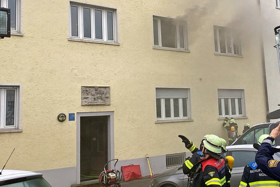 München: Bittere Adventsvorfälle: Brand macht Zuhause unbewohnbar, Gaststätte durch Zeugen gerettet