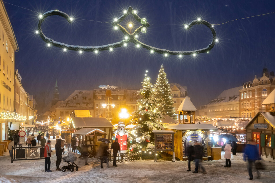 Zu Weihnachten Gibt Es Eine Geile Überraschung Zu Weihnachten Gibt Es Eine Geile Überraschung