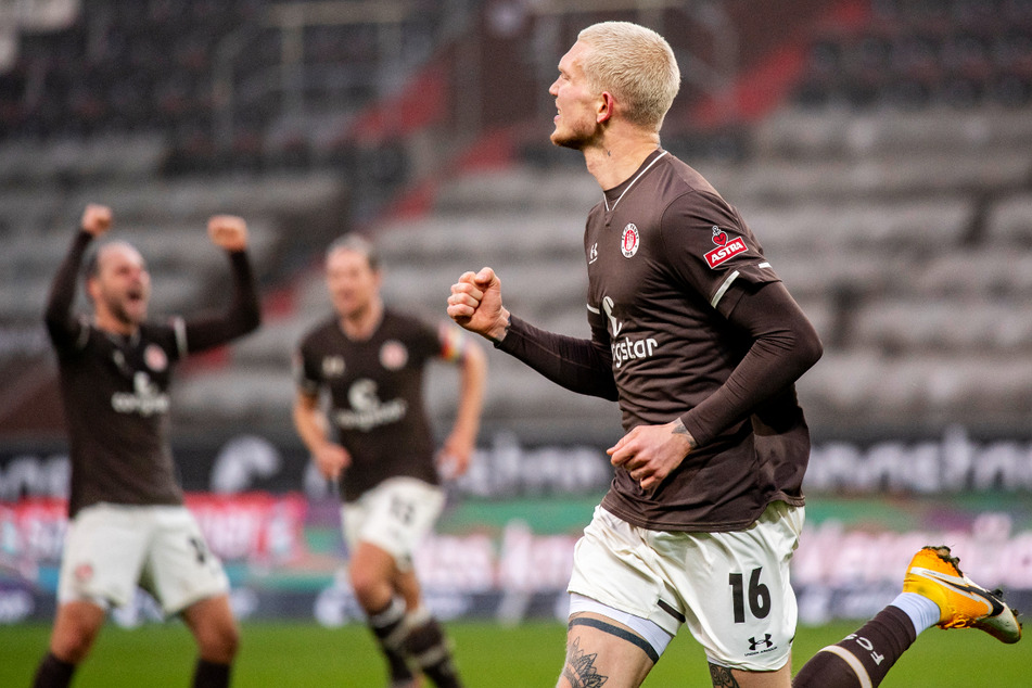 St.-Pauli-Sturmtank Simon Makienok erzielte das 1:0 für die Kiezkicker und empfahl sich für einen Platz in der Startelf beim Saisonbeginn. (Archivfoto)
