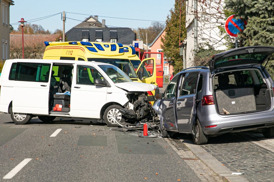 In der Ortschaft Bretnig-Hauswalde ereignete sich am Mittwoch ein Frontal-Crash.