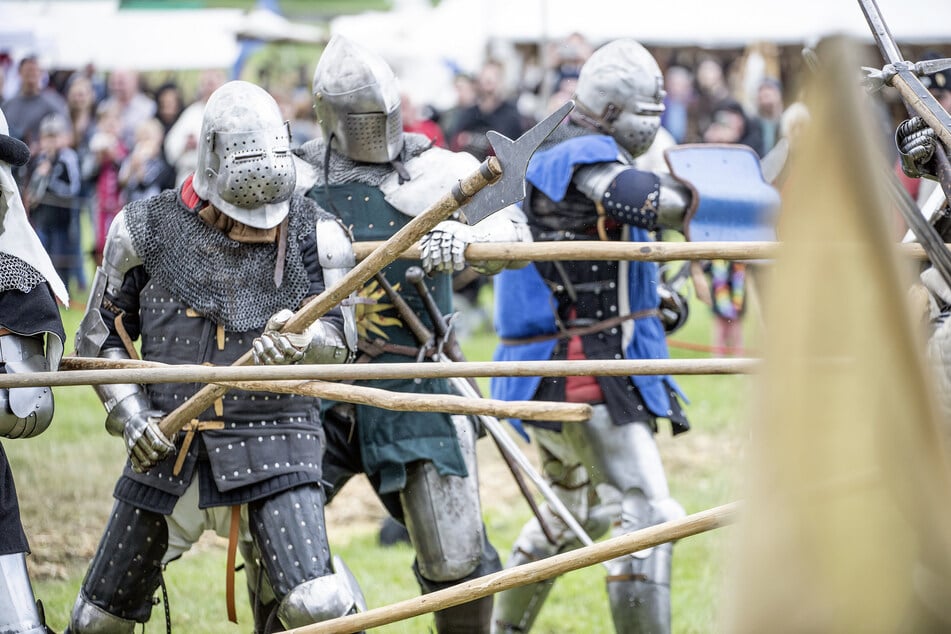 Über Pfingsten findet wieder das Mittelalterfest "Spectaculum" in Magdeburg statt. (Archivfoto)