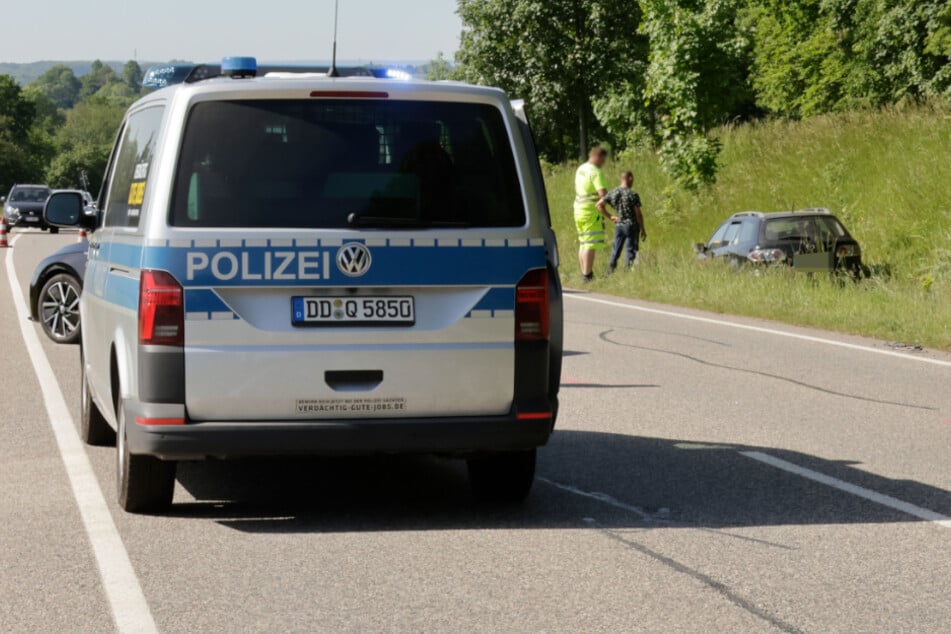 Unfall in Mittelsachsen: Mazda und Škoda krachen zusammen