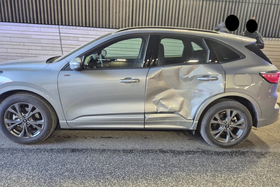 An beiden Fahrzeugen entstand ein Sachschaden. Im Bild: Der verunfallte Ford.