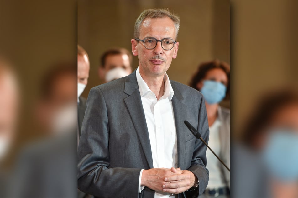 Der Vorstandsvorsitzende der AOK Plus für Sachsen und Thüringen, Rainer Striebel, gehört mit seinen 60 Jahren selbst zur Risikogruppe.