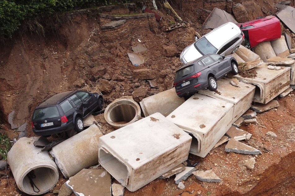 Verheerende NRW-Unwetter treffen Autofahrer hart, Schaden von 336 Millionen Euro!