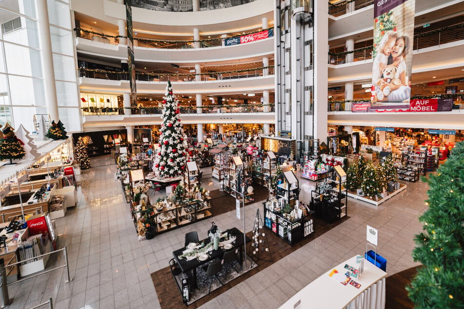 Schlender schon jetzt über den festlichen Weihnachtsmarkt von porta.