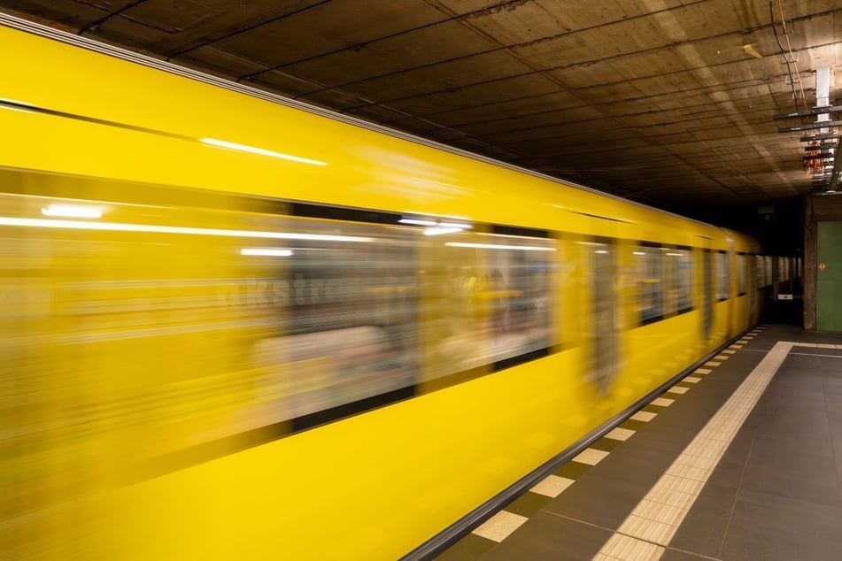 Berlin: Früher als erwartet: U2 fährt wieder durchgehend