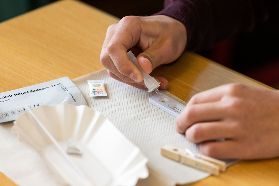 Selbsttest-Verweigerer werden wie "Schulschwänzer" behandelt. (Symbolbild)