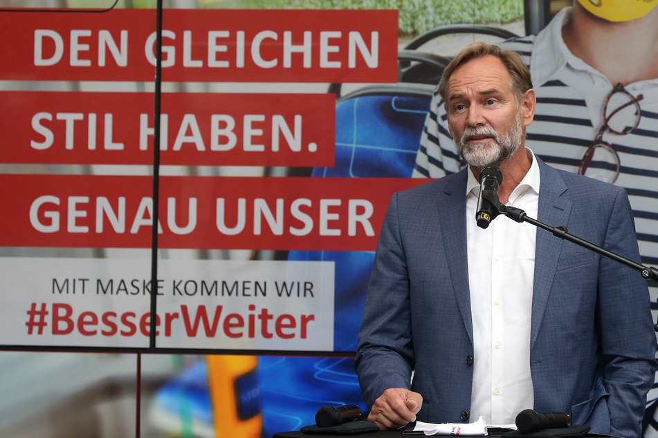 Leipziger Überbürgermeister Burkhard Jung bei einer Pressekonferenz im August. (Archivbild)
