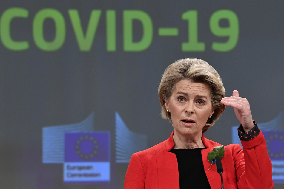 Ursula von der Leyen (62). Die EU-Kommission hat ein förmliches Schreiben an den Pharmakonzern Astrazeneca wegen Lieferschwierigkeiten beim Corona-Impfstoff geschickt.