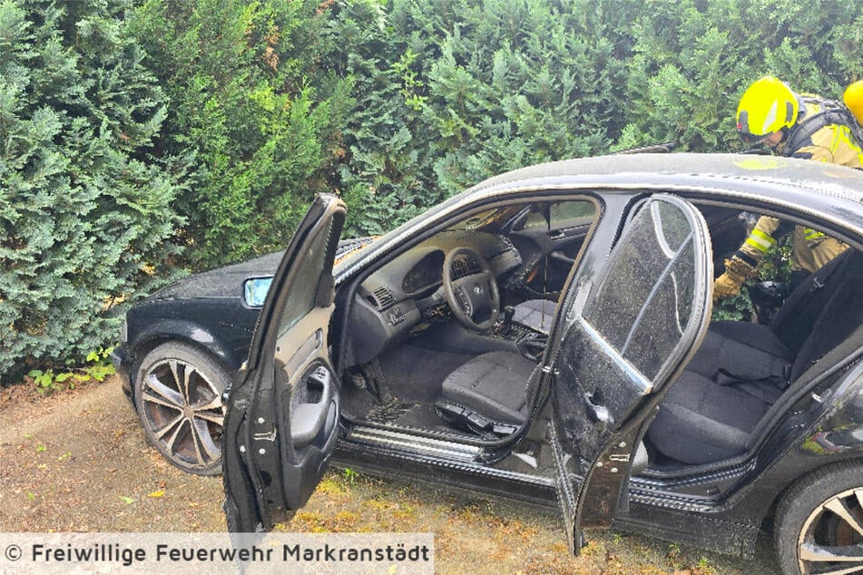 Der Wagen wurde im Innenraum beschädigt. Der mutmaßliche Täter ist ein 15-Jähriger.