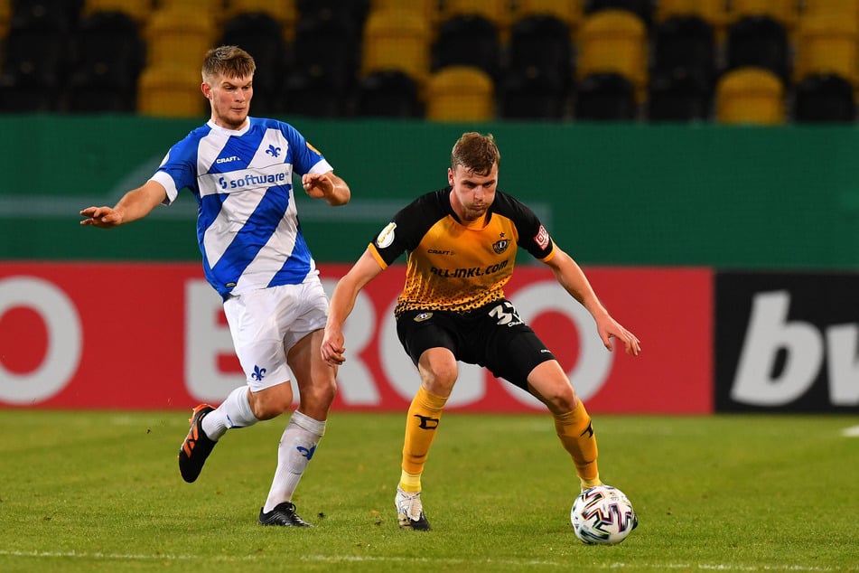 Am 22.12.2020 traf die SGD mit Christoph Daferner (r.) zuletzt im Pokal auf den SV Darmstadt 98. Damals gewannen die Hessen unter der Leitung von Markus Anfang mit 3:0.