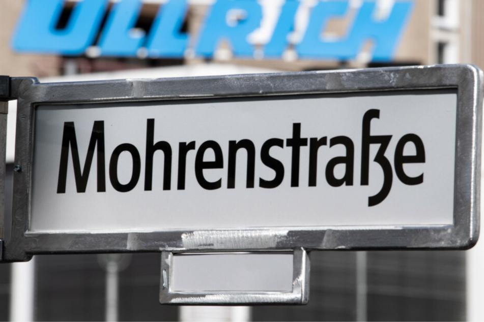 Der Stein des Anstoßes, ein Straßenschild der Berliner Mohrenstraße. Nicht erst seit der Black-Lives-Matter-Bewegung wurden Versuche für eine Umbenennung unternommen.