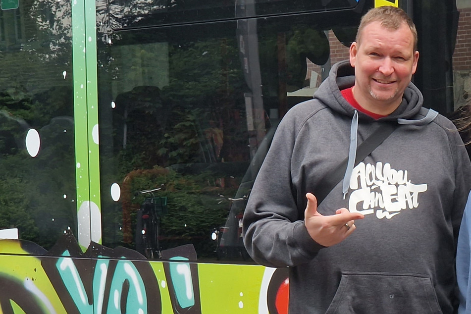 Hamburg: Viel mehr als nur "Geschmiere": 100 Prozent legaler Graffiti-Bus fährt ab heute durch Hamburg