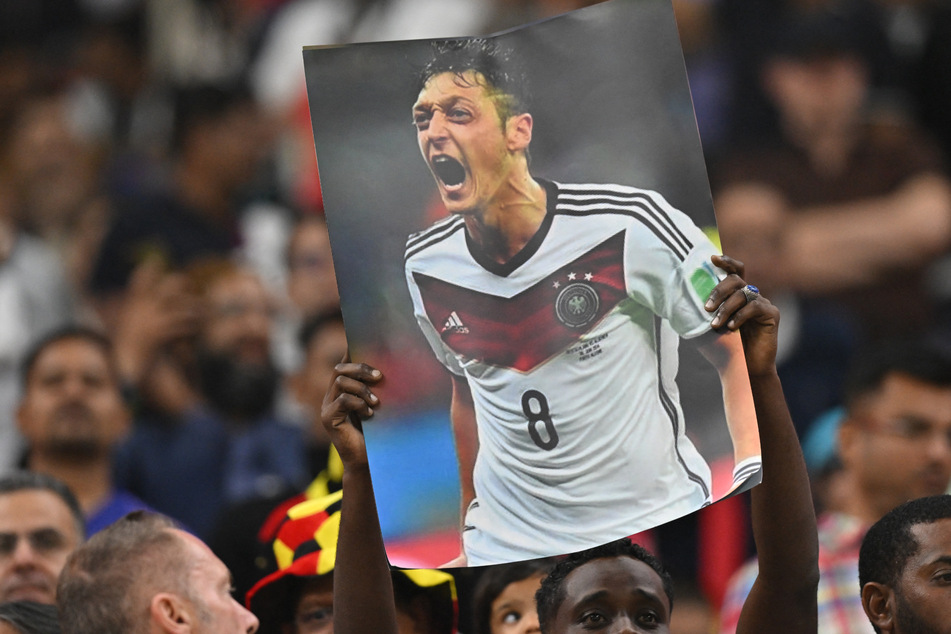 Özil stand 92-mal für Deutschland auf dem Platz. 2014 wurde er unter Jogi Löw (62) Weltmeister.