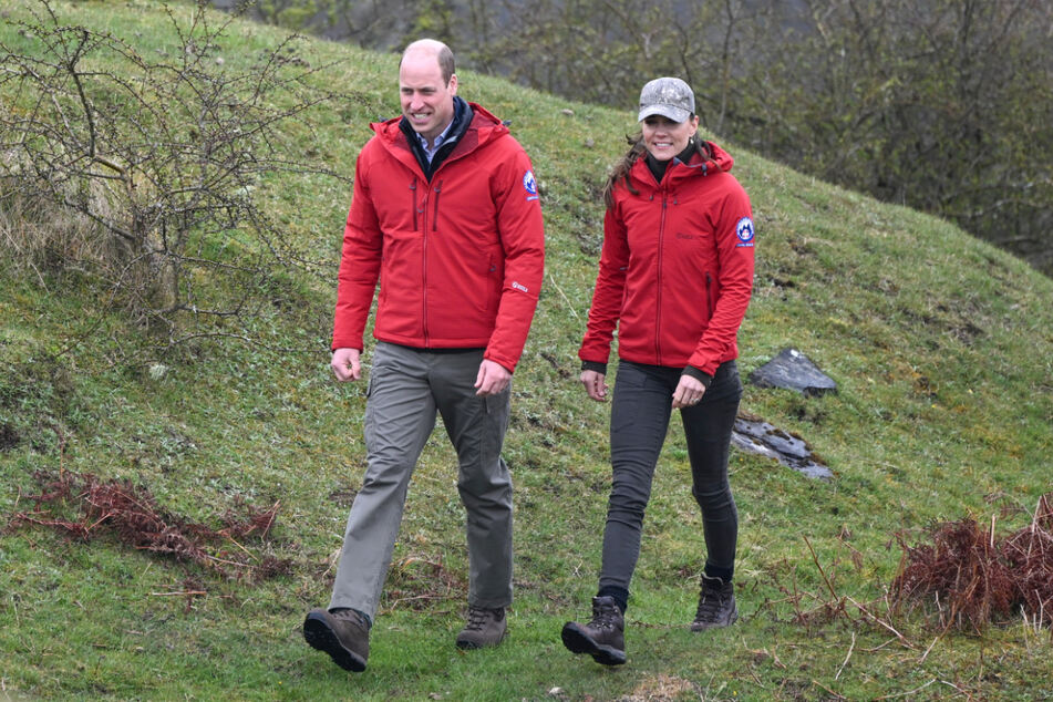 William (40) und Kate (41) während einer Wanderung nahe der südwalisischen Stadt Merthyr Tydfil.