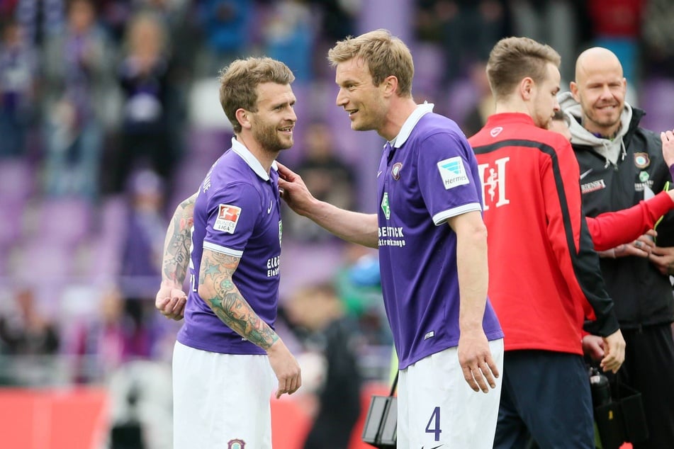 Das waren noch Zeiten: René Klingbeil (44, l.) und Thomas Paulus (43, r.) im FCE-Trikot. Beide drücken die Daumen.