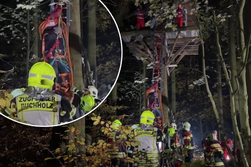 Irrer Rettungseinsatz: Suff-Mann sitzt in Baumhaus fest, Feuerwehr rückt mit Draisine an