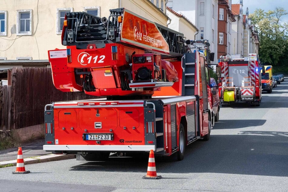 Die Feuerwehr rückte auf die Dr.-Friedrichs-Straße aus. Dort hatte ein Vierjähriger eine Wohnung unter Wasser gesetzt.