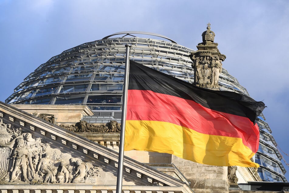 Der Deutsche Bundestag sitzt seit 1999 im Berliner Reichstagsgebäude.