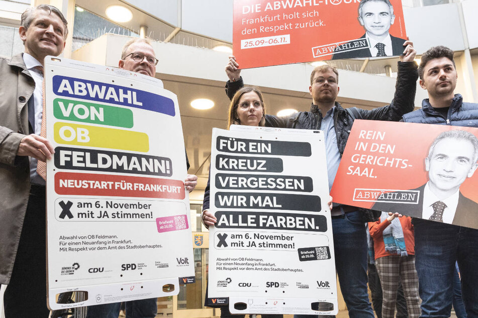 Alle Parteien - auch Feldmanns SPD - sind sich einig: Der OB muss abgewählt werden.