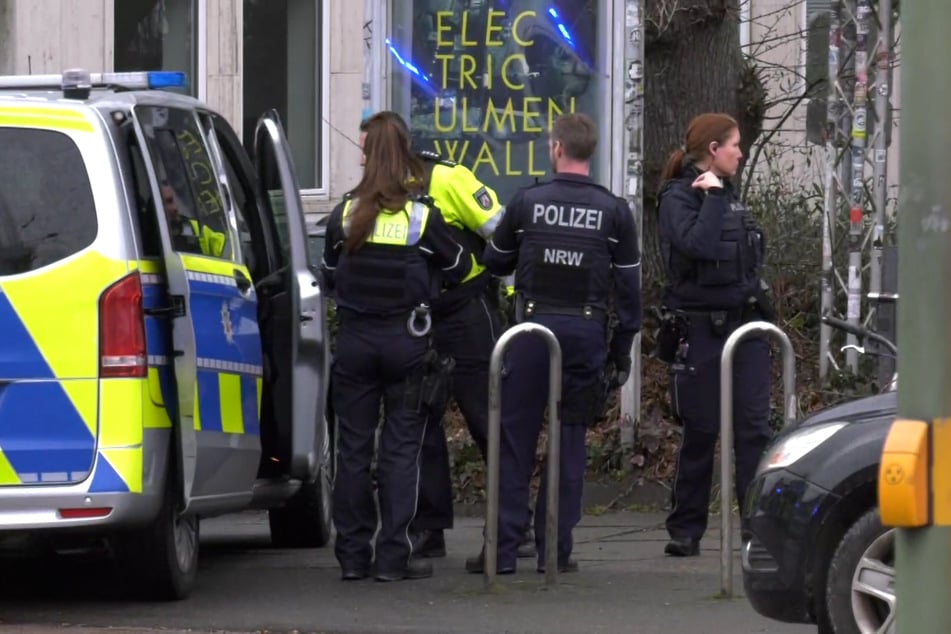 Die Polizisten nahmen den 37-Jährigen fest. (Symbolbild)