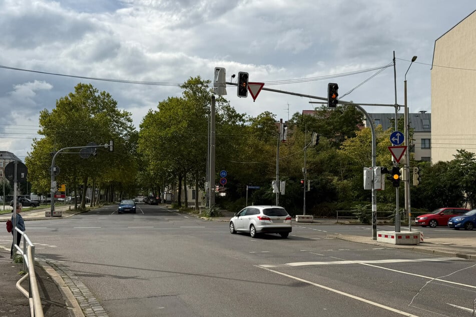 An den Kreuzungen zur Wittenberger Straße und zur Anhalter Straße werden die Ampeln energieeffizient umgerüstet.