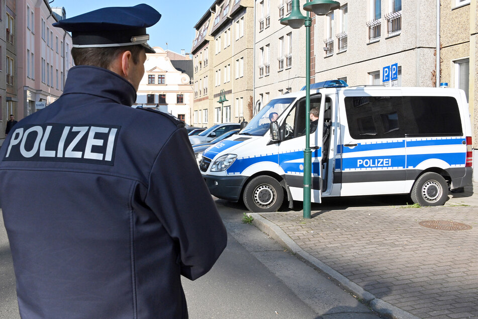 Bundespolizisten hatten alle Hände voll zu tun mit einem Betrunkenen in Bautzen. (Symbolbild)