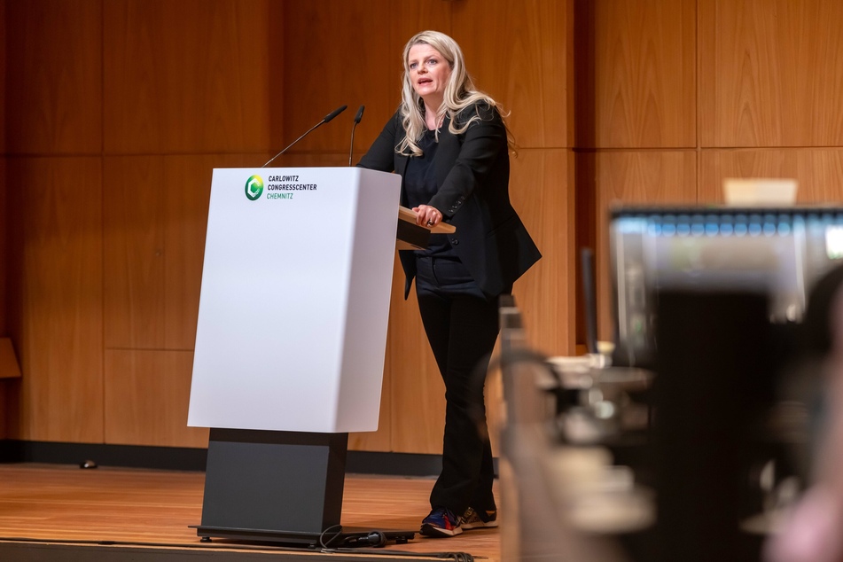 Susanne Schaper (43, Linke) stellte sich am Mittwoch als einzige unter den Bewerbern für den Sozialbürgermeister-Posten im Stadtrat vor.