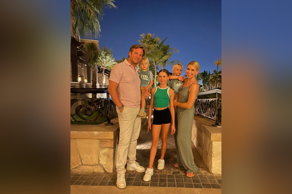 Tanja Szewczenko (45) zieht mit ihrem Mann und den drei Kindern nach Dubai.