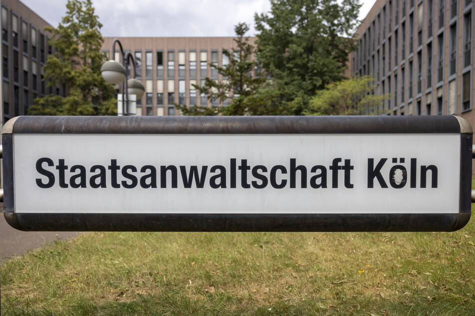 Laut einem Medienbericht hat die Kölner Staatsanwaltschaft ein psychiatrisches Sachverständigengutachten in Auftrag gegeben.