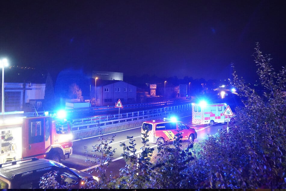 Mehrere Rettungswagen und Notärzte waren im Einsatz, die sich um die insgesamt sieben Verletzten kümmerten.