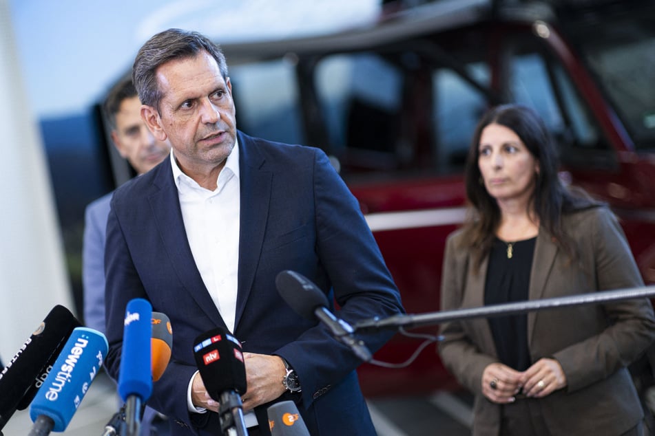 Niedersachsens Ministerpräsident Olaf Lies (59, SPD) hatte erst am Montag das VW-Werk in Hannover besucht.