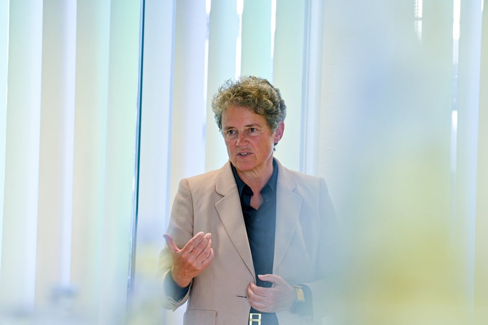 Infrastrukturministerin Lydia Hüskens (61, FDP) fordert ein Konzept, um die Millionenlücke bei den HSB zu schließen.