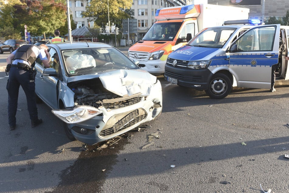 Autos krachen ineinander: Unfall auf dem Ring in Leipzig
